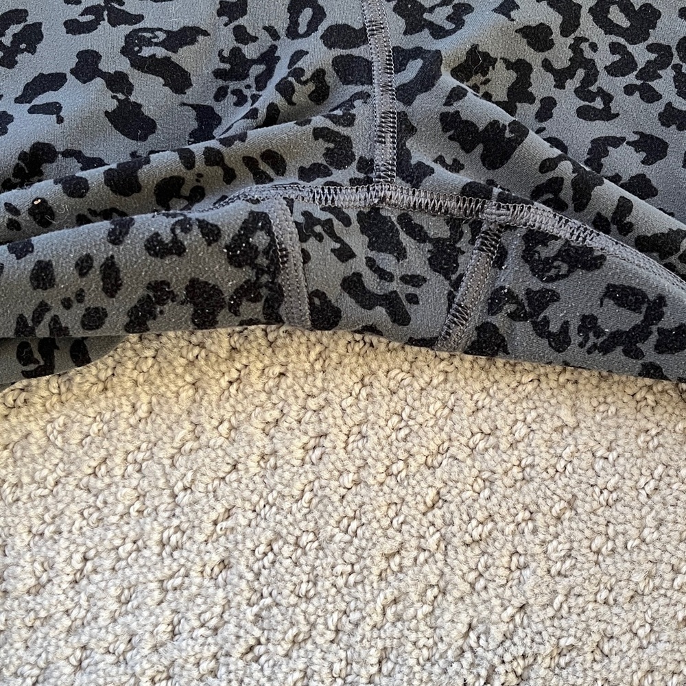 Athleta Elation Ultra High Rise Tight Black Animal Print Leggings buttery soft - Picture 4 of 9